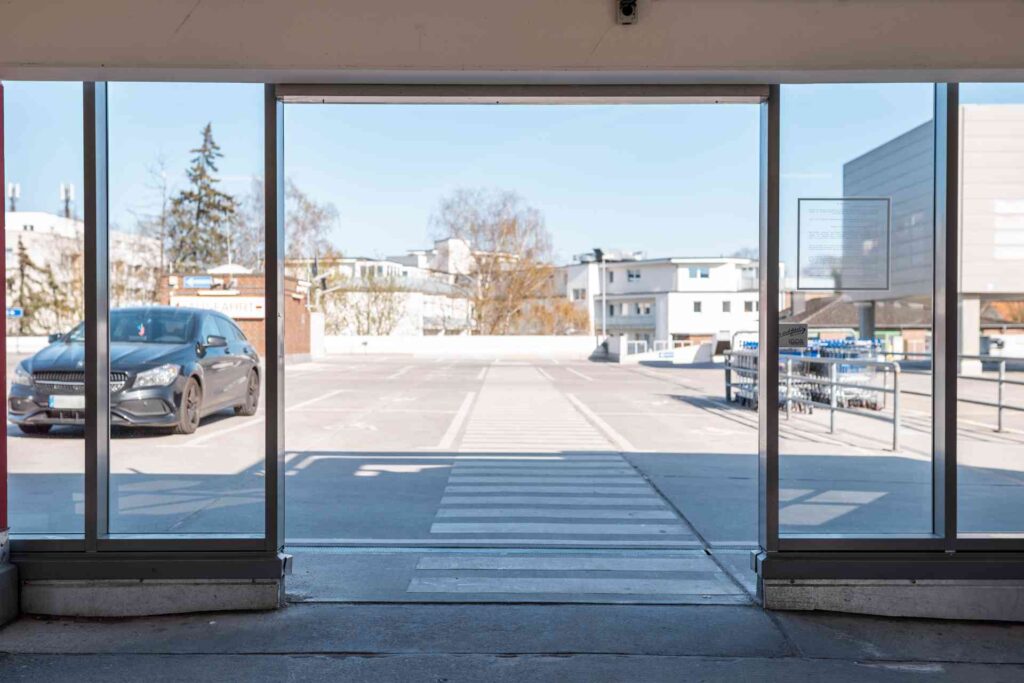 What Is an Air Curtain, and What Is It Used For? 3 what businesses use air curtains