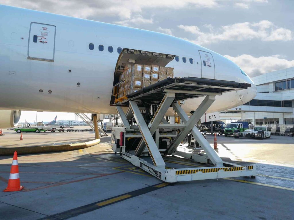airport freight company door services